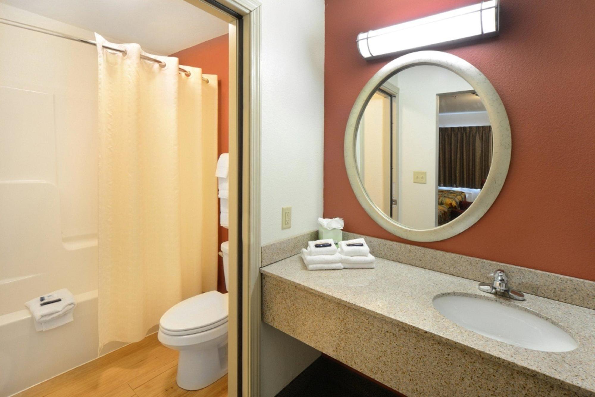 Quality Inn Queensbury Exterior foto